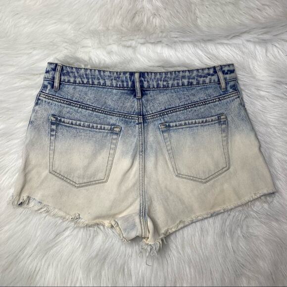 Pacsun Ombré High Rise Distressed Raw Hem Jean Shorts Size 29 - Picture 2 of 9